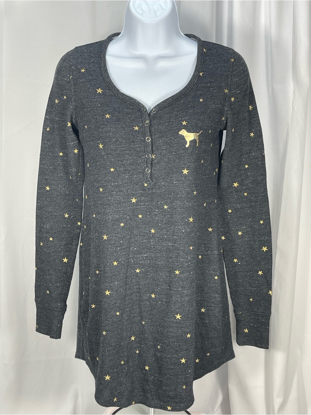 PINK Victoria's Secret Charcoal Gray Long-Sleeve Star Print Pajama sleep shirt